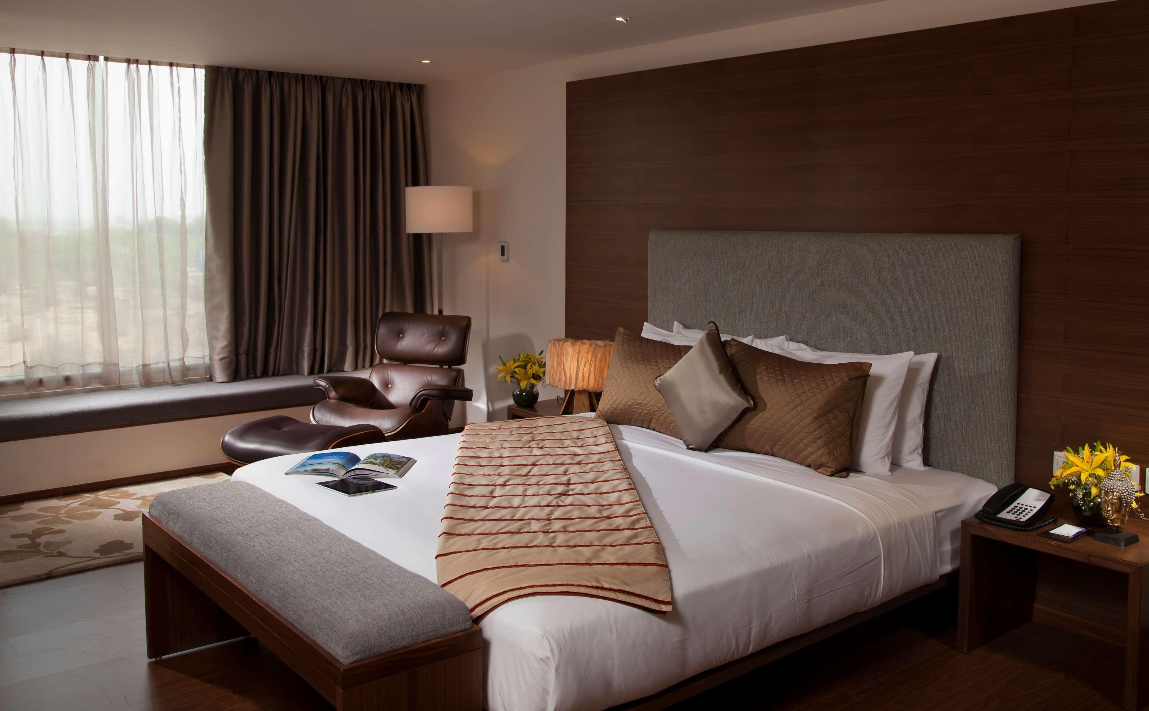 Radisson Blu Plaza Hotel Hyderabad Banjara Hills Zimmer foto A room at the Taj Bengal