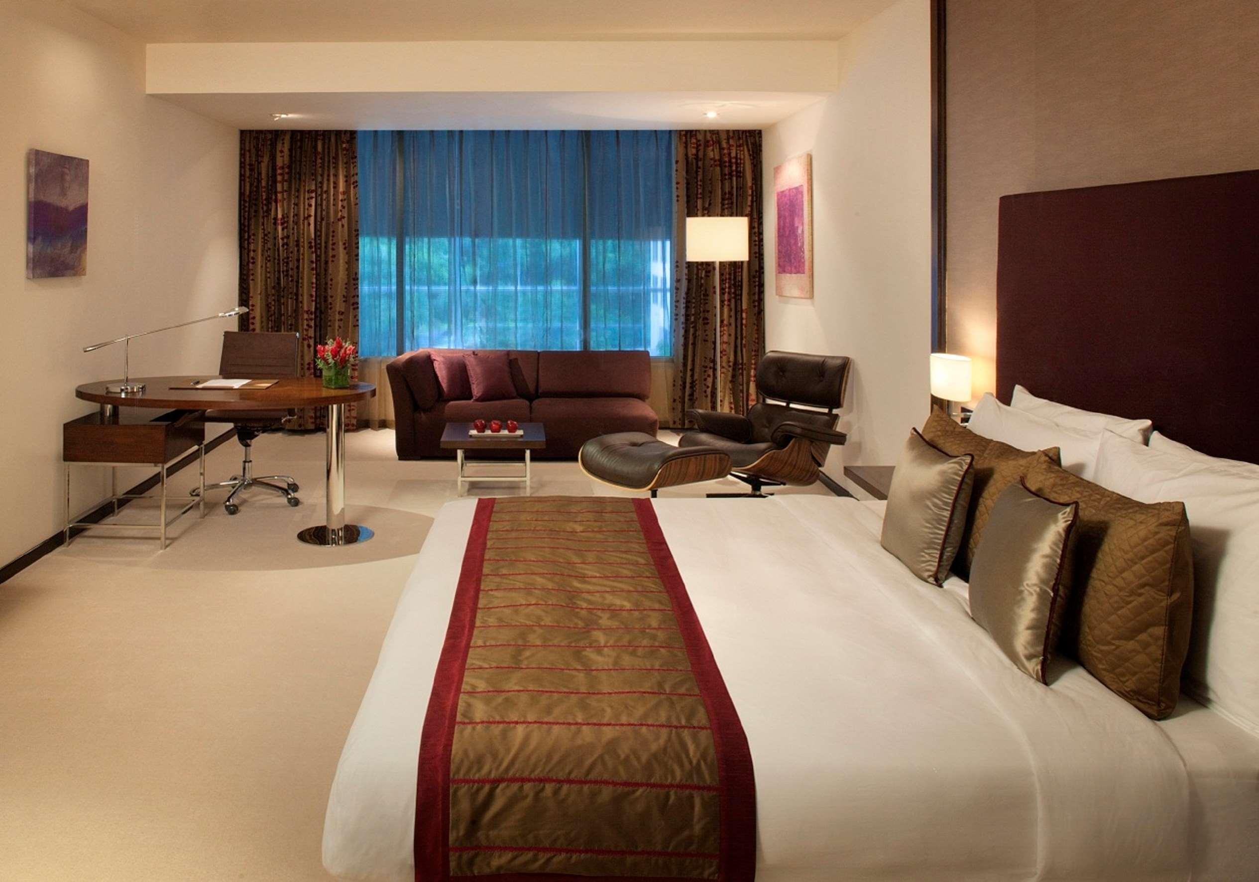 Radisson Blu Plaza Hotel Hyderabad Banjara Hills Zimmer foto A room at the Taj Bengal