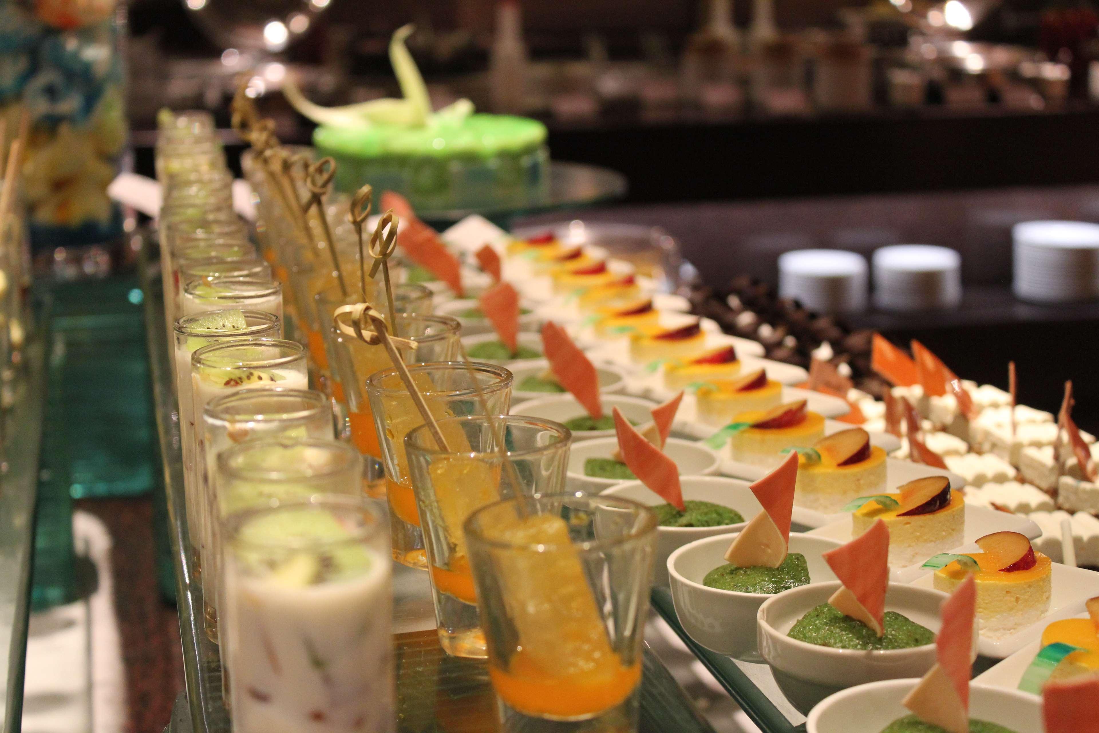 Radisson Blu Plaza Hotel Hyderabad Banjara Hills Exterior foto Canapés